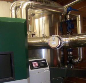 Nueva instalación y suministro de calor con biomasa (astilla) a residencia de la tercera edad en Aguilar de Campoo